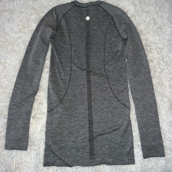 Sparkly Gray Lululemon long sleeve - Picture 6 of 6